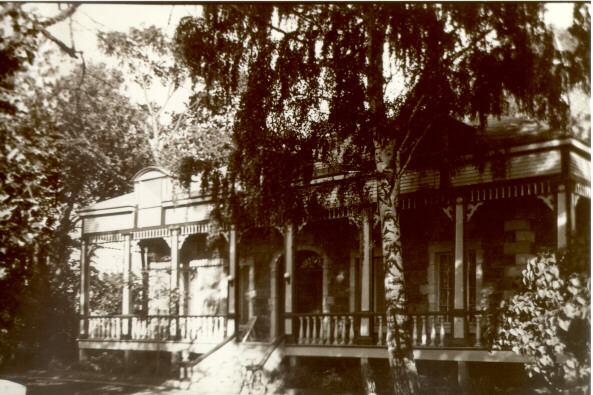 Maison des Pelletier sur le chemin du Sault-Saint-Louis vers 1920